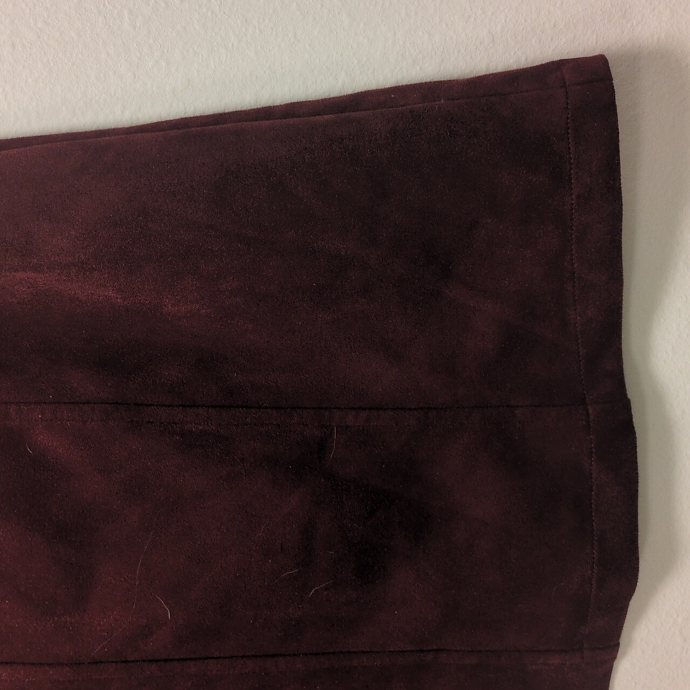 Get the Ultimate Fall Look with Jack BB Dakota's Cranberry Faux Suede Mini Skirt - Picture 5 of 11